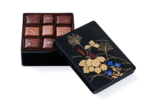 9pc-Lacquer-Box-Black-Arrowroot-BalloonFlowers-FY23-angle