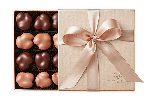 32pc Dark & Milk Almond Trios